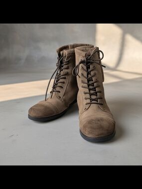 Aldo Women's Distressed Brown Suede Lace-Up Combat Boots Size 10